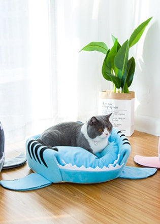 Luxury Plush Shark Pet Bed For Small Dogs And Cats Warm Pet Bed